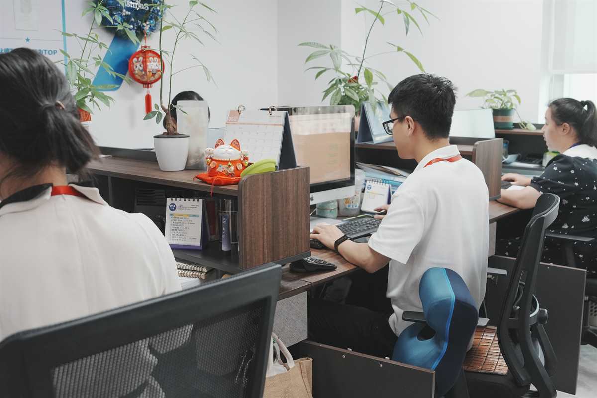 Apter automation supply team working in the office