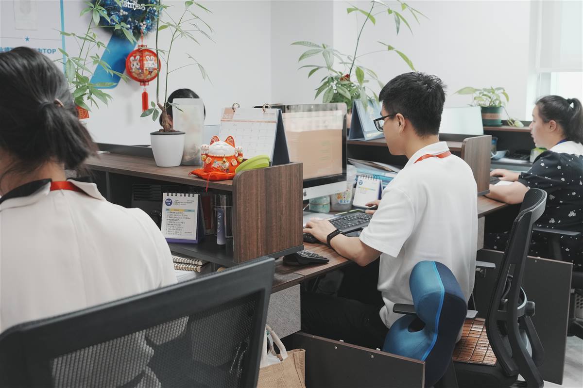 Automation sourcing support team at work